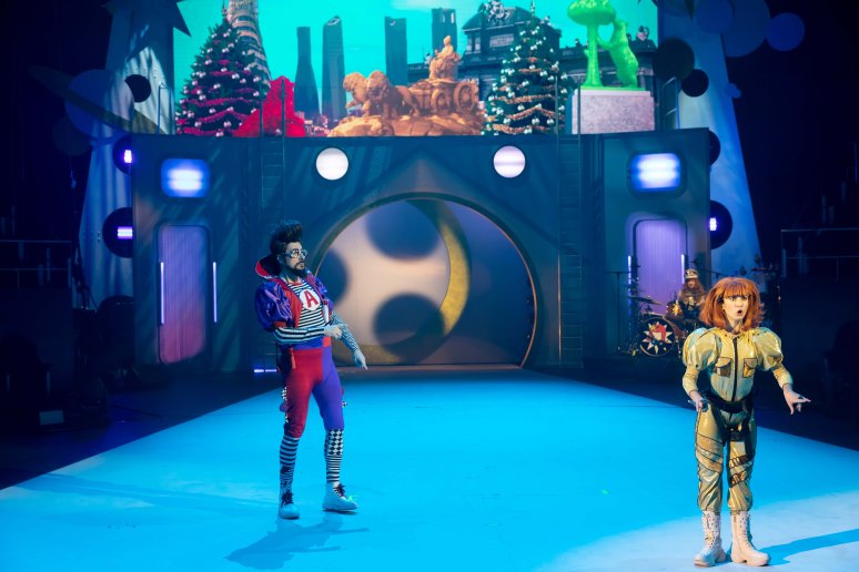 La vuleta al mundo de cometa - Foto