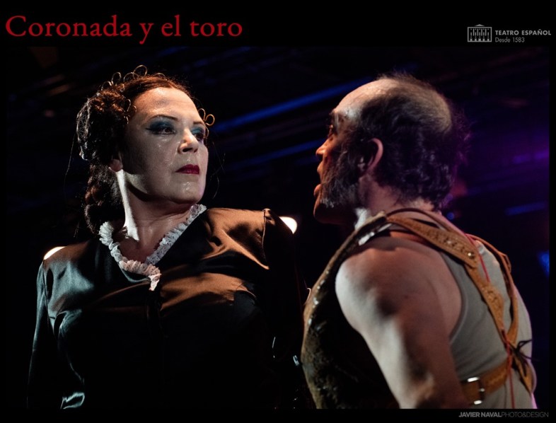 Coronada y el toro - Foto de Javier Naval