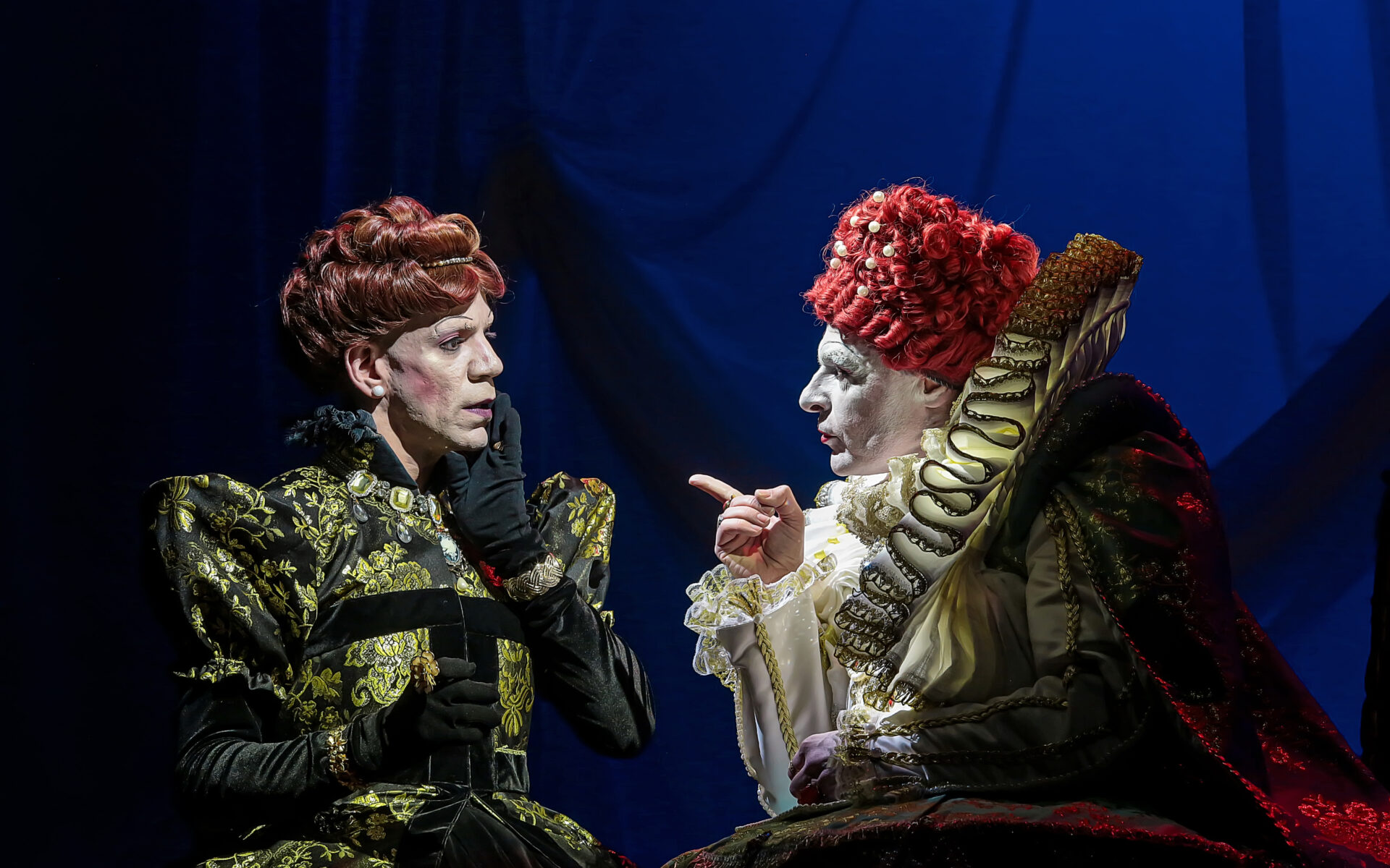 Dos tronos, dos reinas - Foto