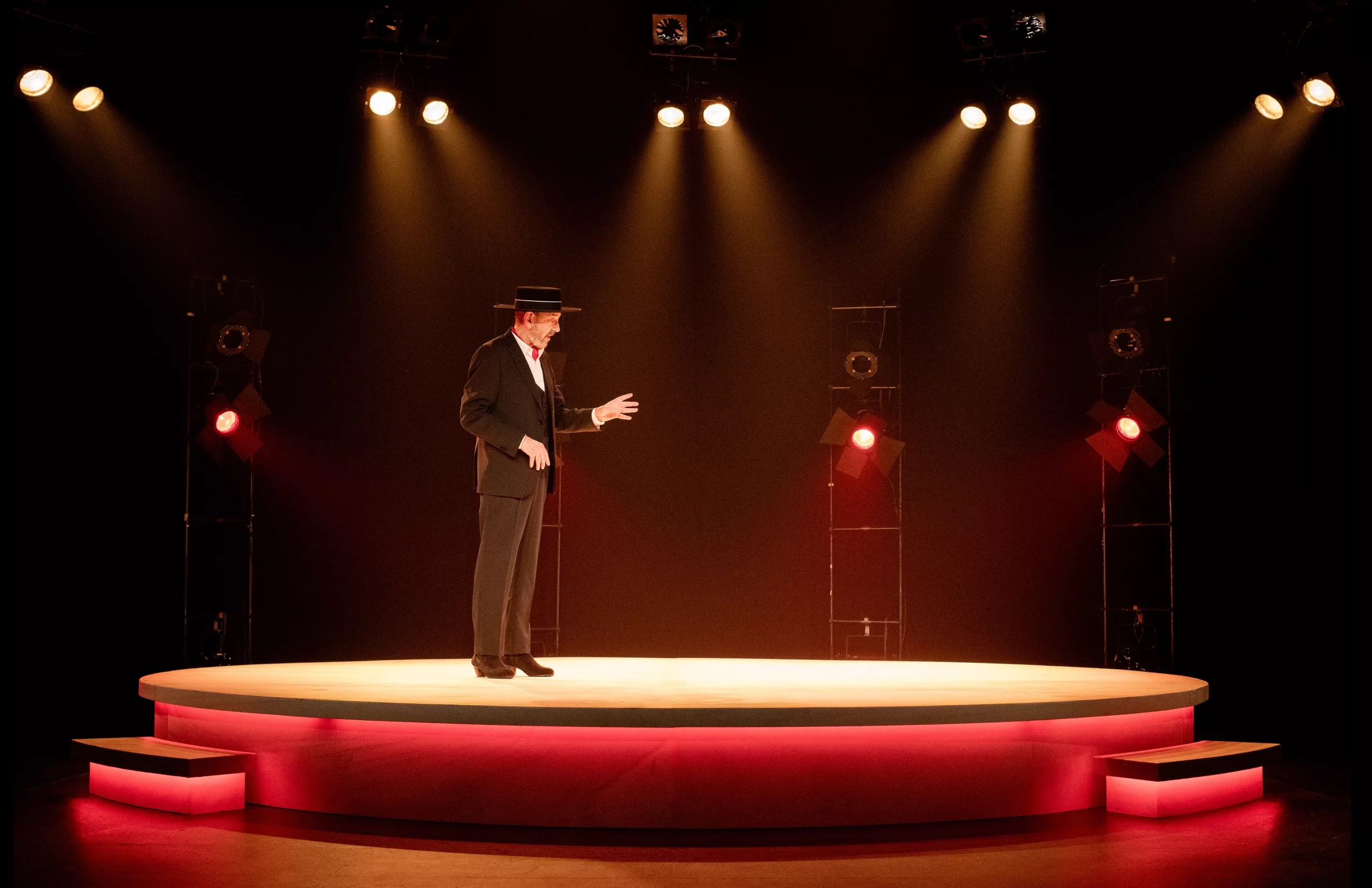 El maestro Juan Martínez que estaba allí - Foto de Javier Naval